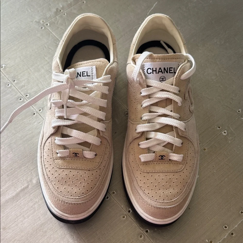 Chanel sneakers trainers flats logo beige suede sz 38.5